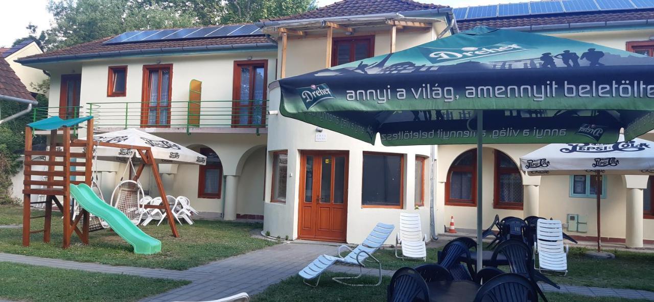Aqua Hostel Siofok Exterior photo