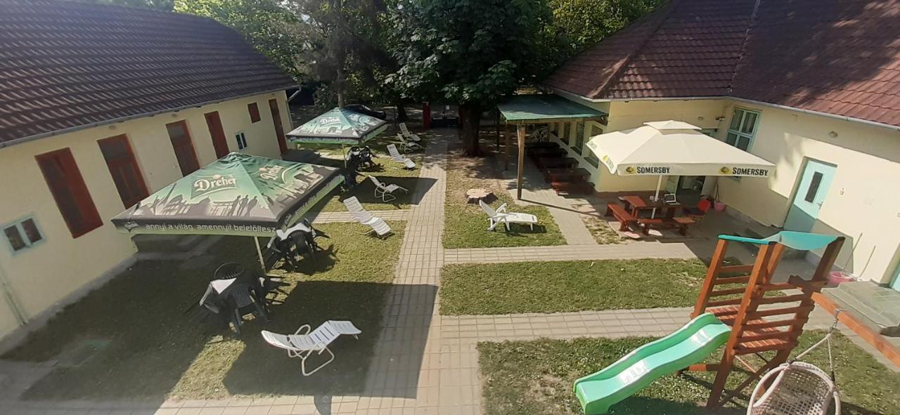 Aqua Hostel Siofok Exterior photo